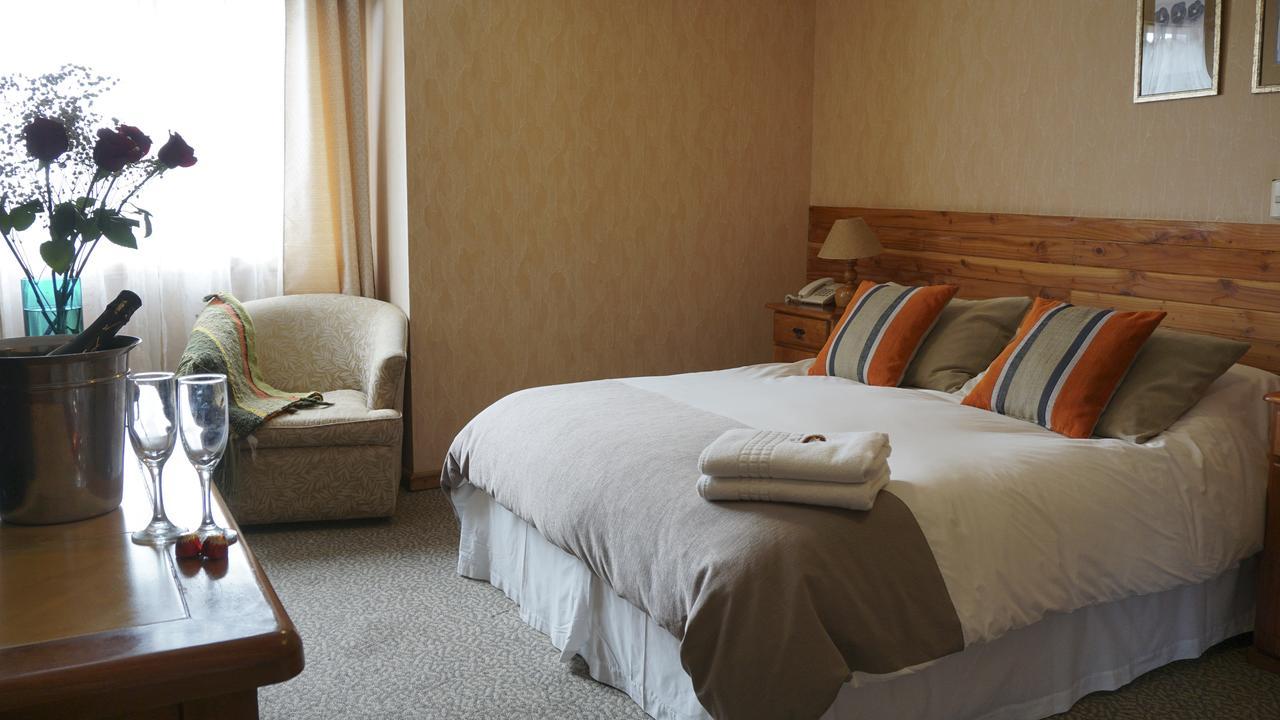 Hotel Borde Lago ปูแอร์โตบารัส ภายนอก รูปภาพ